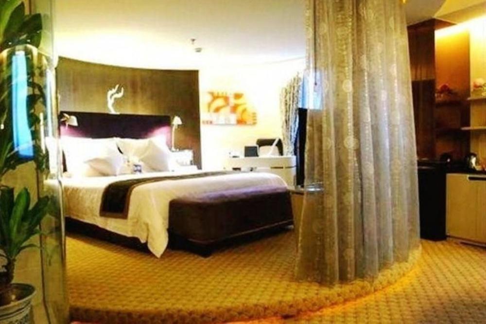 Yitel Airport Hotel